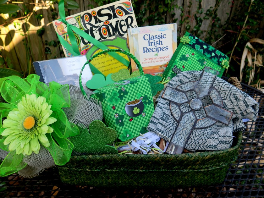 Irish Lovers Basket fo the Dulcimer Player - 3 - IMG_2270