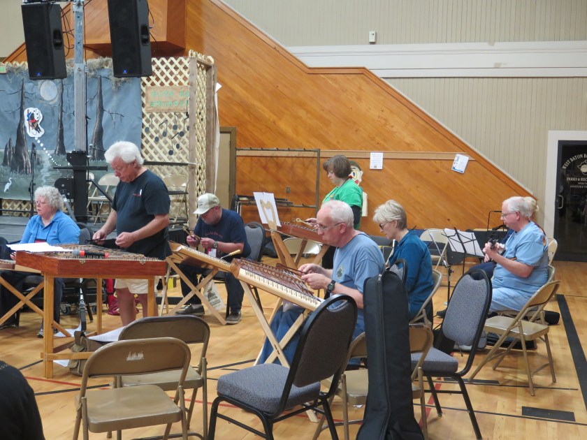 Hammered Dulcimer meets Uke's