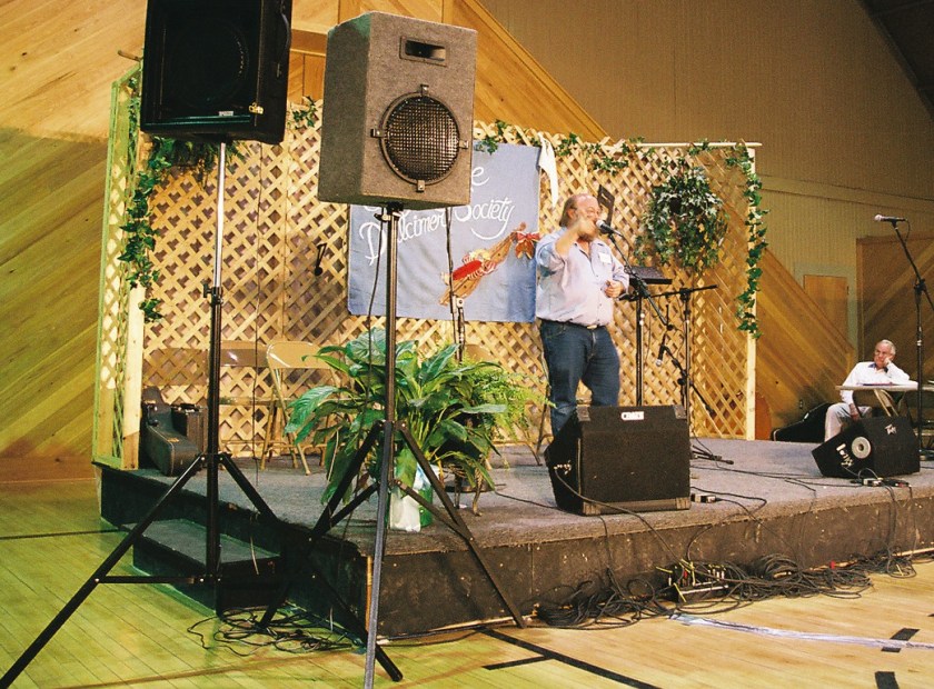 mike-anderson-at-2004-lagniappe-fete-7227230-r1-050-23a